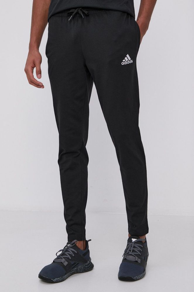 Штани adidas чоловічі колір чорний гладке (1499622)
